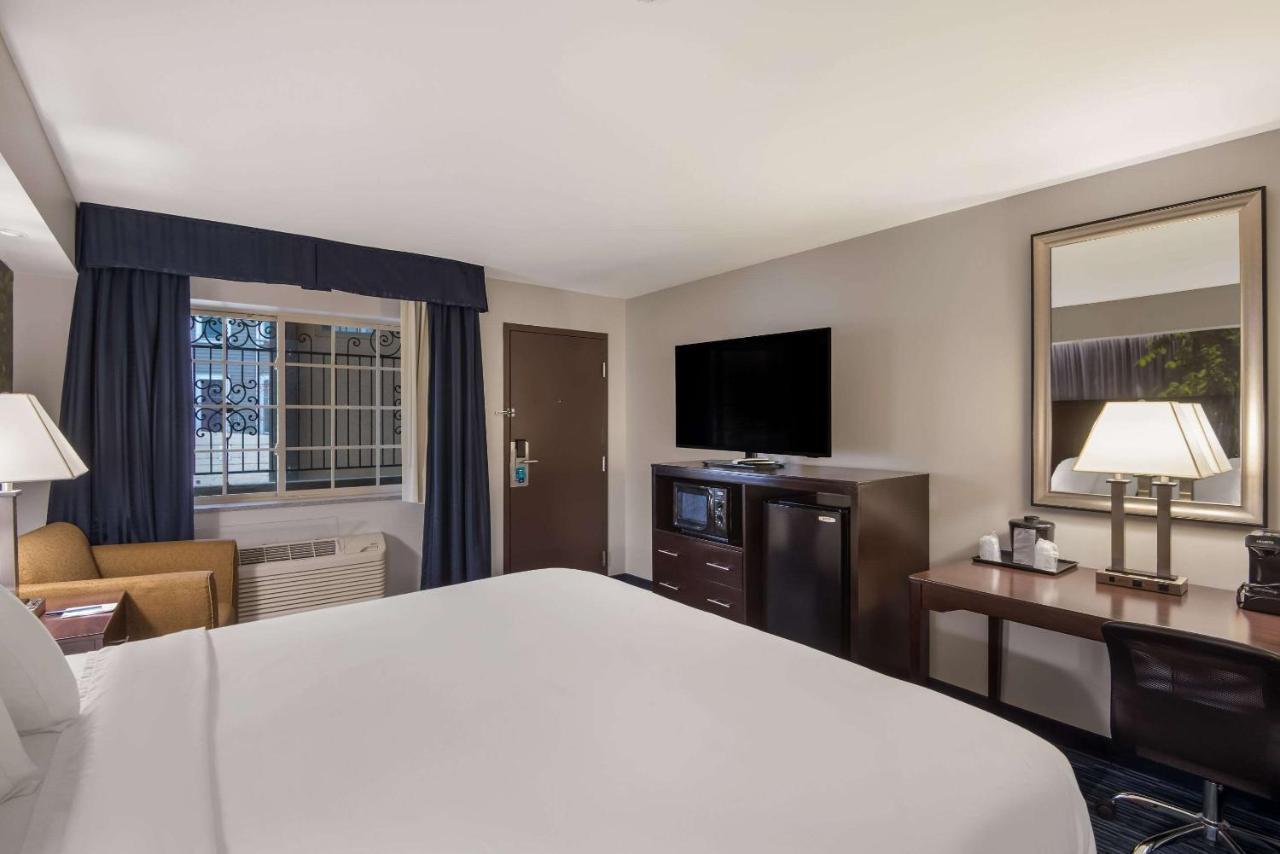Hotel Clarion Pointe Downtown à Syracuse Extérieur photo