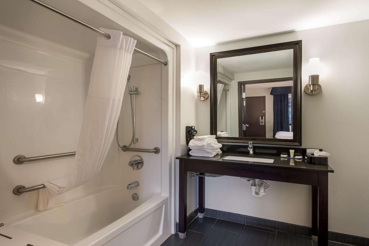 Hotel Clarion Pointe Downtown à Syracuse Extérieur photo