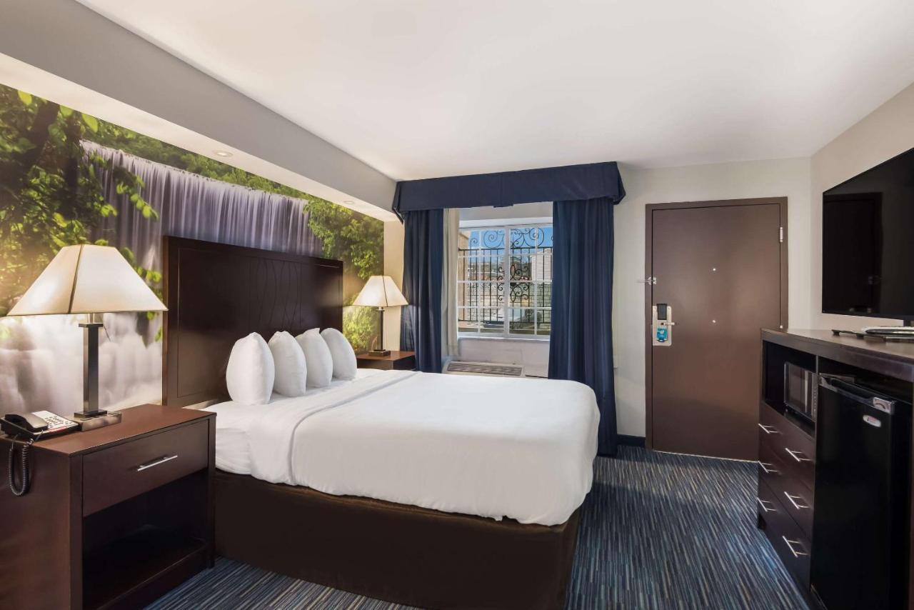 Hotel Clarion Pointe Downtown à Syracuse Extérieur photo