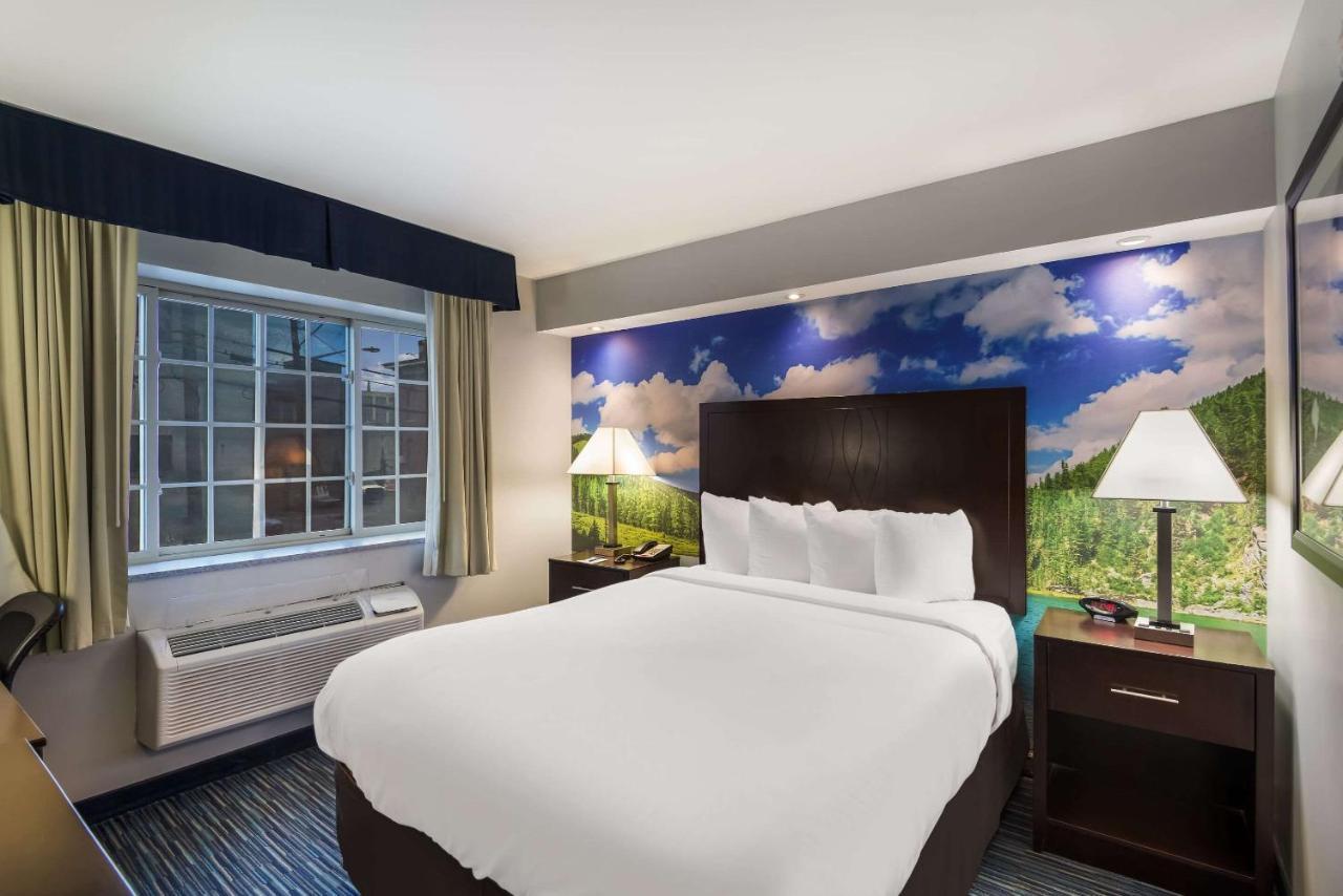 Hotel Clarion Pointe Downtown à Syracuse Extérieur photo